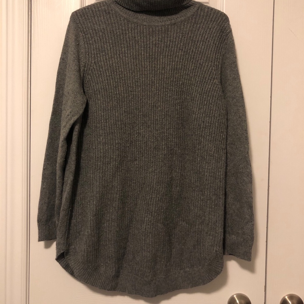 Tops - Picture 2 of 3